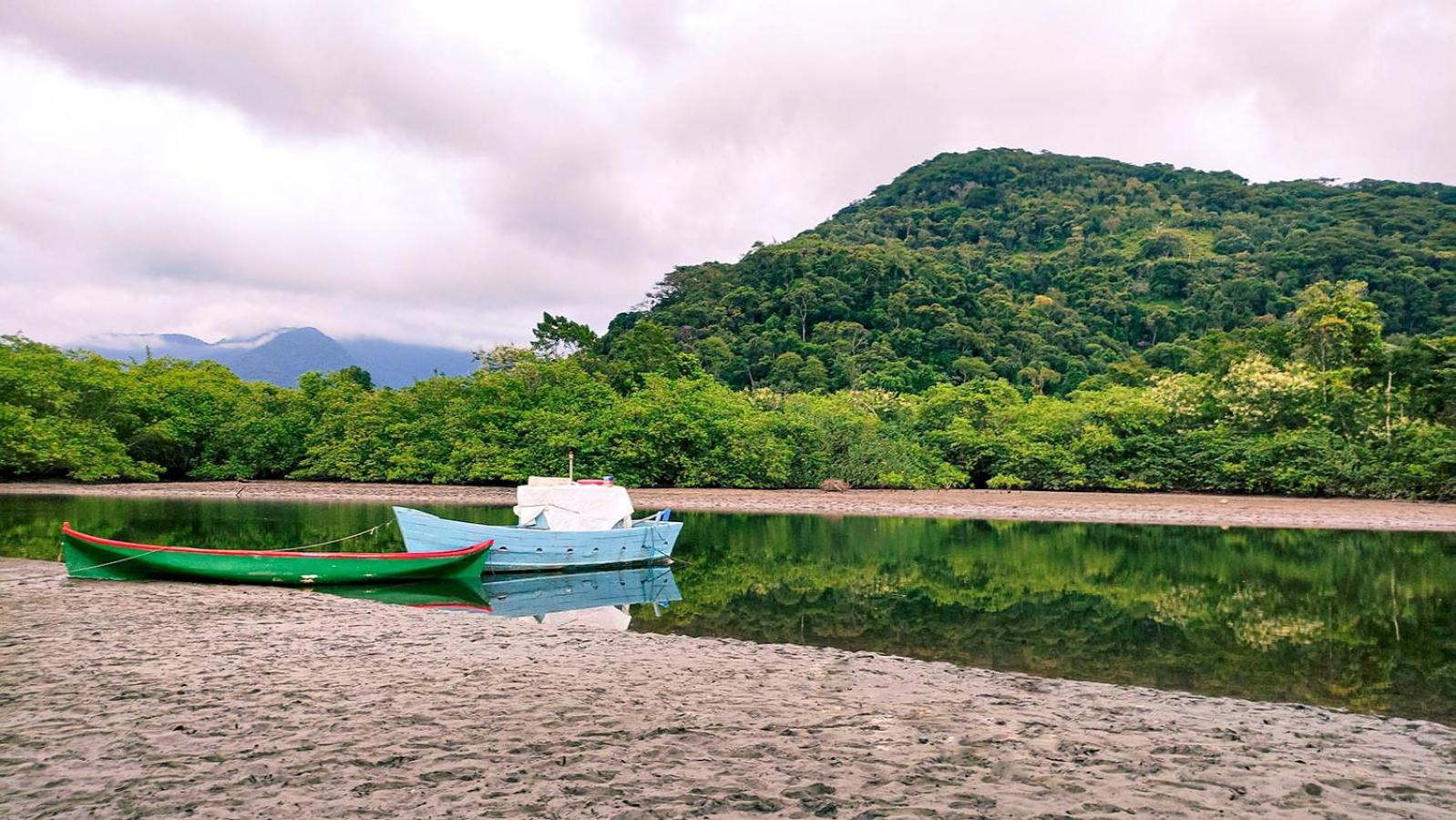 Ap Em Frente A Em Ubatuba: Pereque Acu. Apartamento Ubatuba